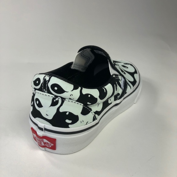 Vans Off The Wall Classic Slip On ‘Alien Ghosts’ - Picture 6 of 10